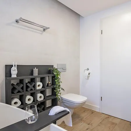 Mountain Serenity And Charming Old Town Nearby Brasov