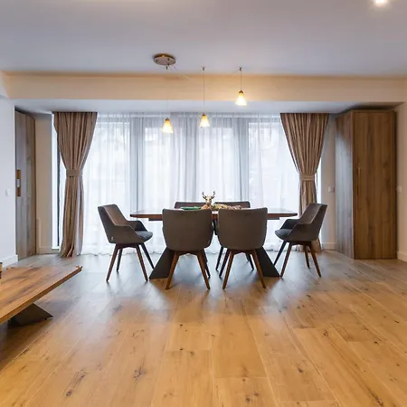 Апартаменты Mountain Serenity And Charming Old Town Nearby Брашов