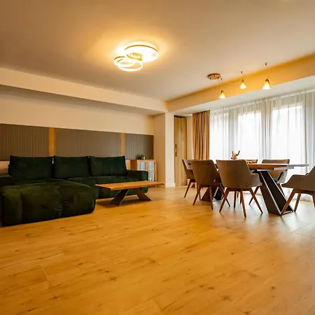 Apartment Mountain Serenity And Charming Old Town Nearby Brasov