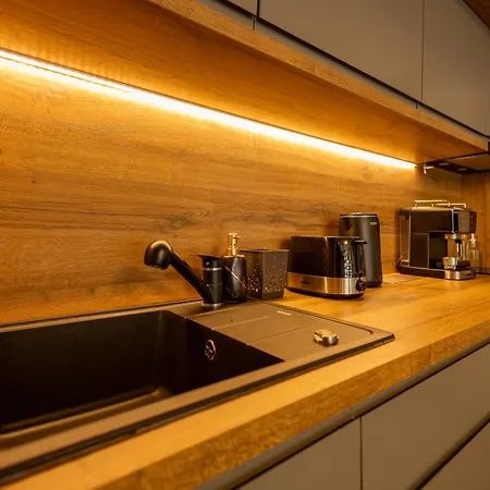 Mountain Serenity And Charming Old Town Nearby