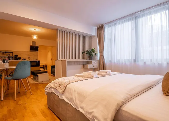 Mountain Serenity And Charming Old Town Nearby Apartment