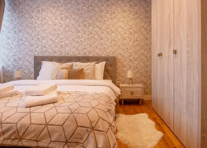 Mountain Serenity And Charming Old Town Nearby Apartment Brasov