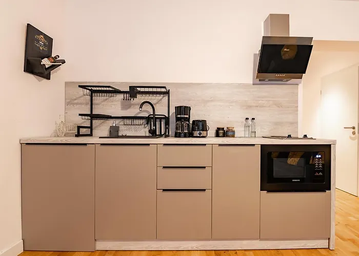 Mountain Serenity And Charming Old Town Nearby Апартаменты