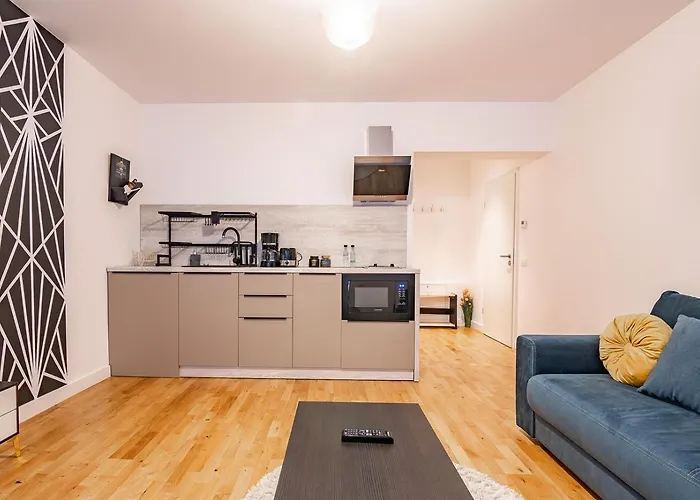 Mountain Serenity And Charming Old Town Nearby