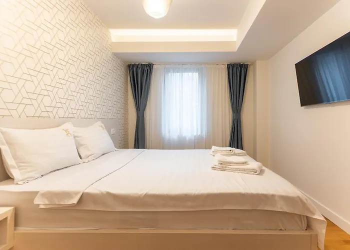 Mountain Serenity And Charming Old Town Nearby Apartment *