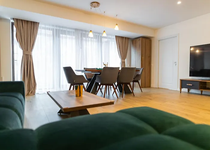 Mountain Serenity And Charming Old Town Nearby Brasov