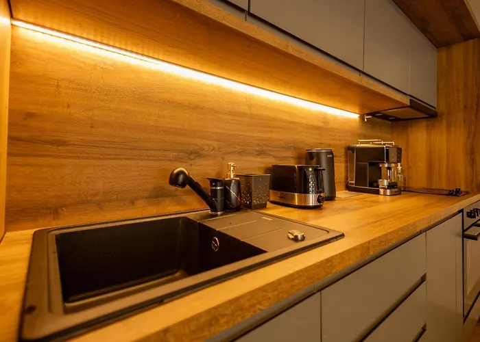 Mountain Serenity And Charming Old Town Nearby